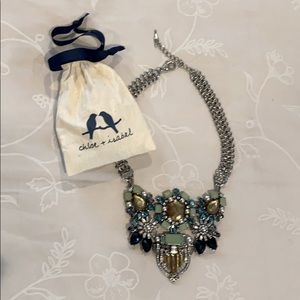 Chloe + Isabel Vintage Inspired jewel necklace. 💙